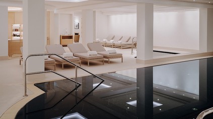 Adlon Pool