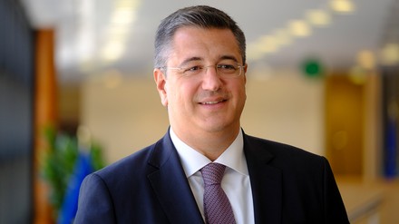 Apostolos Tzitzikostas