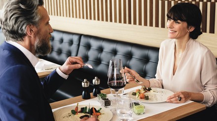 Gäste in der Lounge von Gategroup