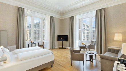 Ein Gästezimmer im Hotel Rathauspark Wien