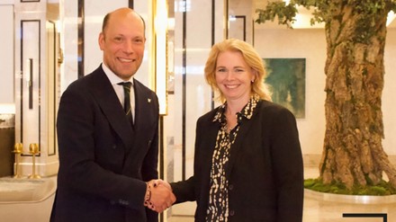 Anne Schiefer, CEO GreenSign Institut & Arne Klehn, General Manager JW Marriott Berlin