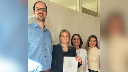 v. l. n. r. Daniel Wacker (Prokurist, Tetris Grundbesitz), Manuela Halm (CEO, Dormero), Michaela Neuner (Vorstand, Tetris Grundbesitz), Anika Willer (CFO, Tetris Grundbesitz)