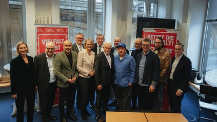 V. l. n. r.: Yvonne Julitta Bollow, Guiseppe Saitta, Kemal Üres, Michael Donth, Anja Karliczek, Andreas Schwarz, Wolfgang Kubicki, Ingmar Gabriel, The Duc Ngo, Martin Behle, Arne Anker, Philipp Vogel, Joachim Priessnitz