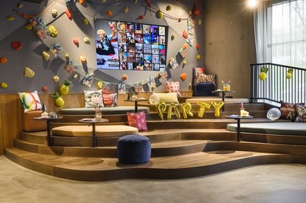 Community Area im Moxy Dresden Neustadt