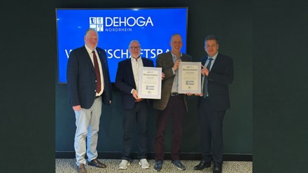 Thomas Corinth und Prof. Dr. Felix M. Kempf