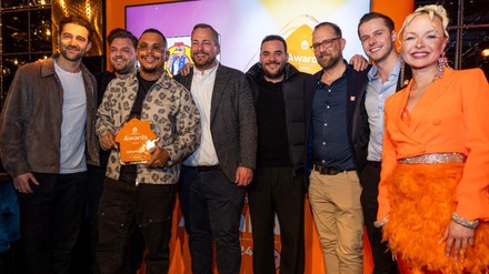 Rapper Luciano (3. v. l.) gewinnt mit Loco Chicken in der Kategorie „Beste lokale Restaurantkette“.