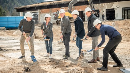 Alexander Strobl & Birgit Maier (Hoteleigentümer), Hannes Seeber (Empl Bau – Bauleiter), Anton Manzl (Empl Bau - Eigentümer), DI Christoph Aigner (Architekturbüro Aigner - Eigentümer), DI Erwin Haussteiner