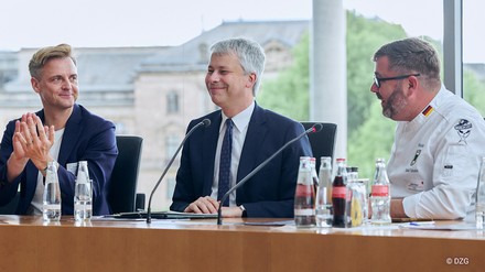 Denkfabrik-Vorstand Dr. Marcel Klinge, Keynote-Speaker Steffen Bilder MdB und VKD-Präsident Daniel Schade