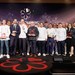 Die Preisträger stehen nach der Verleihung der Michelin-Sterne 2025 auf der Bühne.