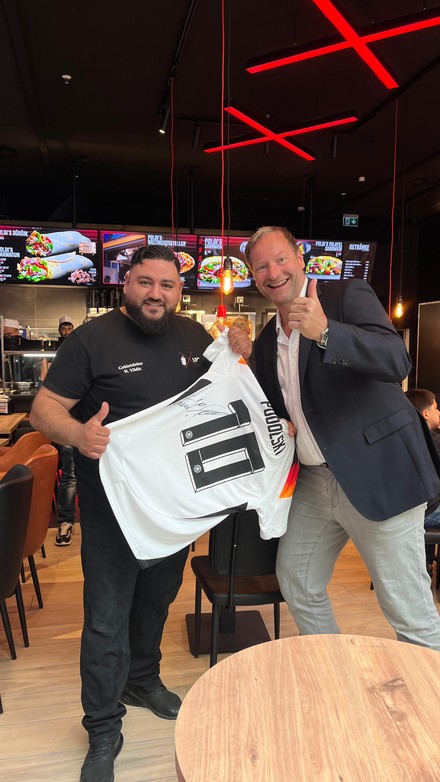 Marco Schepers (Managing Director) & Harun Yildiz (Franchise-Partner & Gebietsleiter)