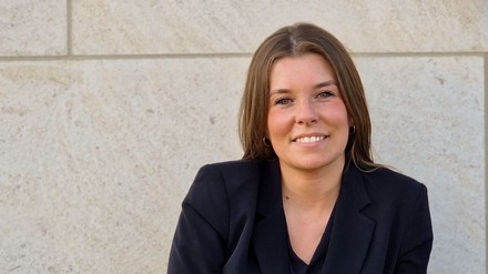 Porträt von Lena Bigalke