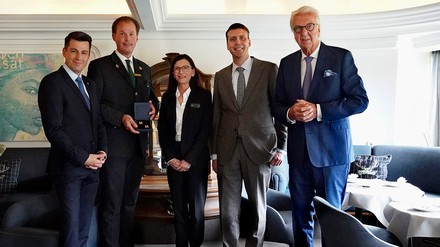 Überreichung Goldene Schlüssel an Concierge Silke Kröller in der Traube Tonbach