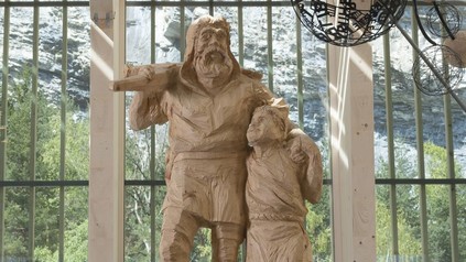 Die Wilhelm-Tell-Skulptur aus Holz