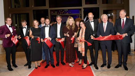 Symbolisches Ribbon Cutting