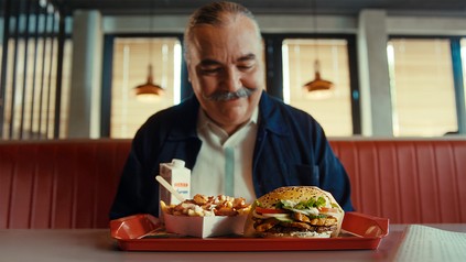Orhan Tançgil mit den neuen "Kebab Style Lover"-Produkten