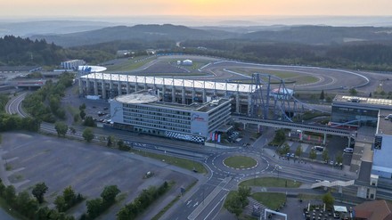 Blick auf das Nürburgring Congress Hotel