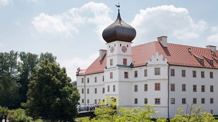 Schloss Hohenkammer schließt Krankenzusatzversicherung für die Mitarbeiter ab. (Foto: © Schloss Hohenkammer)