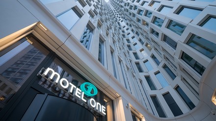 Außenansicht Motel One Berlin-Upper West