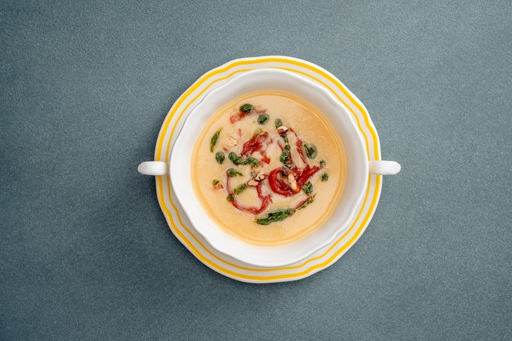 Selleriesuppe mit salzigem Entenschinken