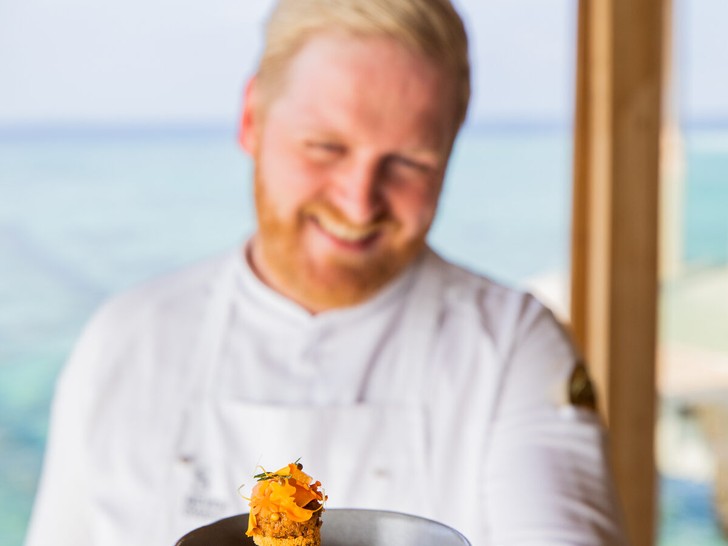 Ricky Saward mit einem Gericht