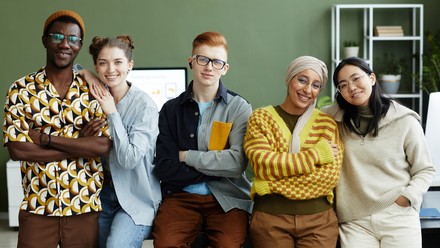 Gruppe junger Menschen