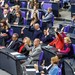 Abstimmung bei der 45. Plenarsitzung im Deutschen Bundestag am 28.11.25 in Berlin.