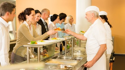 Mitarbeiter in der Kantine