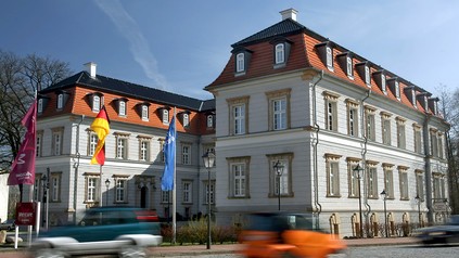 Außenansicht von Hotel Schloss Neustadt-Glewe in Mecklenburg-Vorpommern, einem von Revo betriebenen Hotel im Insolvenzverfahren in Eigenverwaltung.