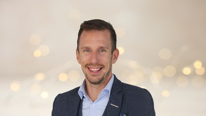 Portraitbild Oliver Schnöll