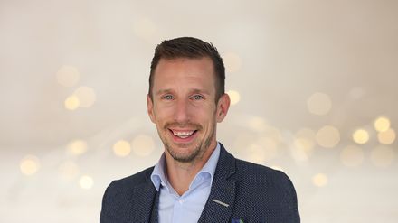 Portraitbild Oliver Schnöll