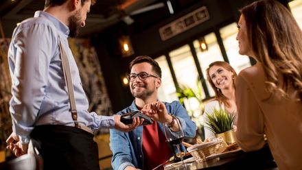 Bezahlen im Restaurant