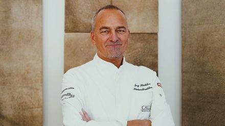 Porträt von Jörg Richter, Küchendirektor des Restaurants Calla im Hotel Der Sonnenhof in Bad Wörishofen.