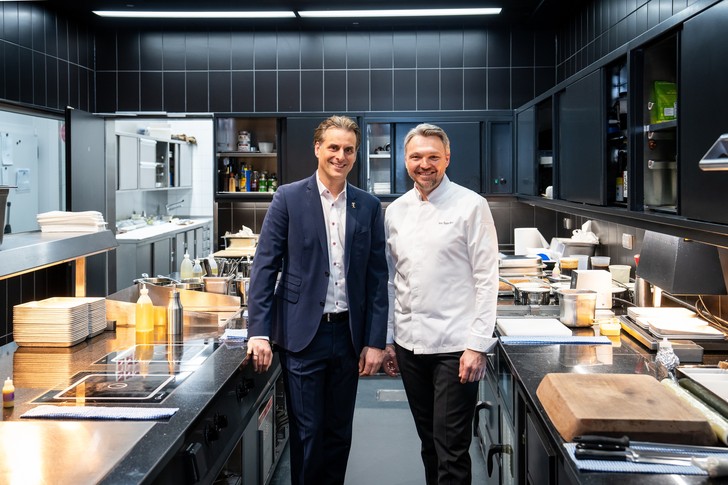 Thomas Mack und Chefkoch Peter Hagen-Wiest