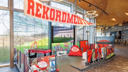 Erster "FC Bayern München"-Fancorner an der Autobahn