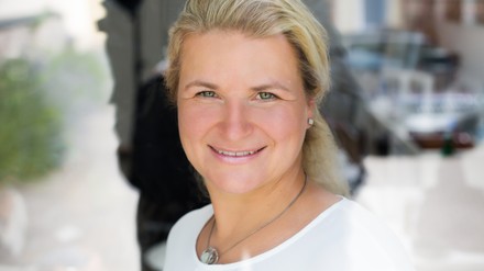 Wellness- und Spa-Expertin Catrin Stoppa. (Foto: ©Catrin Stoppa)
Wellness- und Spa-Expertin Catrin Stoppa. (Foto: ©Catrin Stoppa)