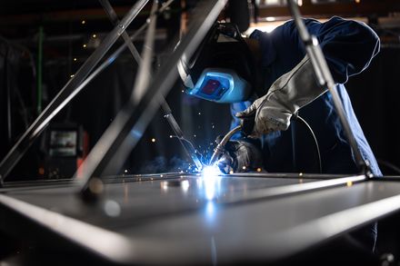 Präzisionsarbeit in der Produktion