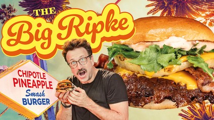 Paul Ripke präsentiert den gemeinsam mit Ruff’s Burger entwickelten Burger „The Big Ripke“