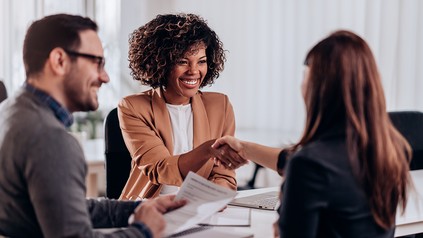 Vorstellungsgespräch in einem modernen Büro
