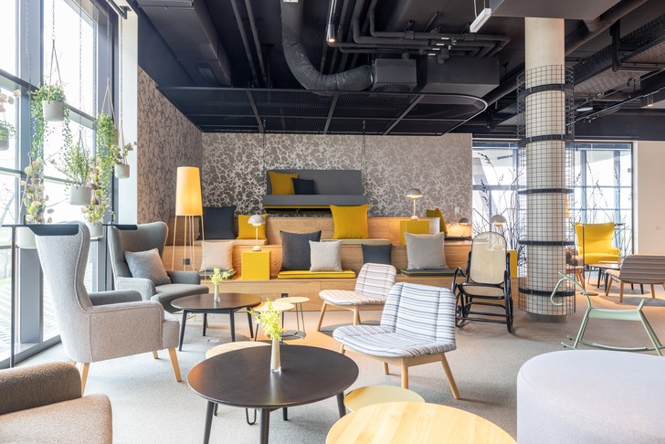 Lobby des Leonardo Smart Vienna Airport