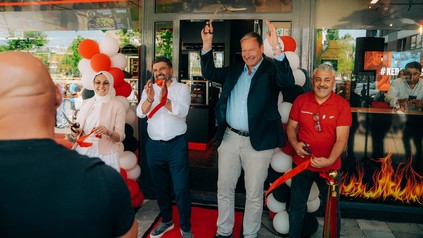 Eröffnung des neuen "Mangal Döner"-Restaurants in Schiedam