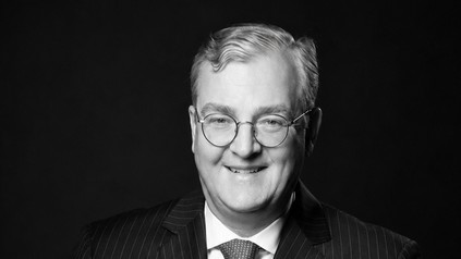 Porträt von Martin R. Smura, Chairman der Grand Metropolitan Hotels Group