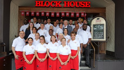 Team des Block House in der Kirchenallee mit Eugen Block
