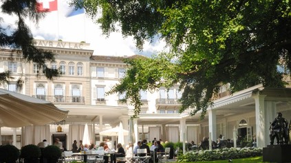 Das Hotel Baur au Lac von außen