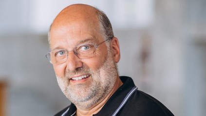 Porträt von Reiner Huthmacher, Berater für Arbeitgeberattraktivität und Personalstabilität in KMU.