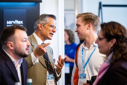Gespräch auf der 370Grad Roadshow in München