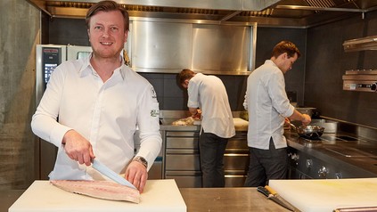 Kevin Fehling beim Kochen