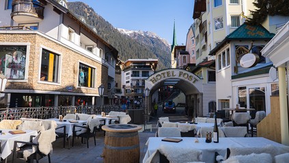 Außenansicht Terrasse Hotel Post Ischgl