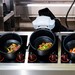 Kochroboter bereitet Essen zu