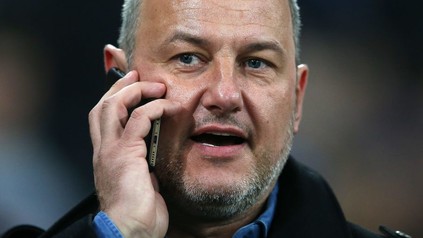 Frank Roslin am Smartphone
