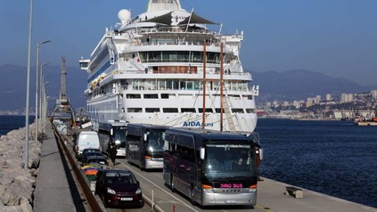 Die AIDA aura im Hafen